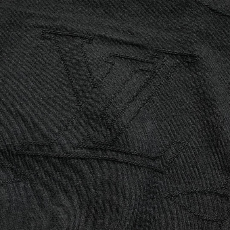 l0vis Vvtt0n sweater